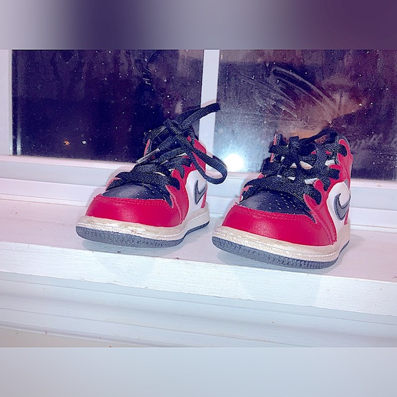 AIR JORDAN 1 Pre-Owned Mid Retro Toddler 5C Chicago Black Toe - Picture 3 of 10